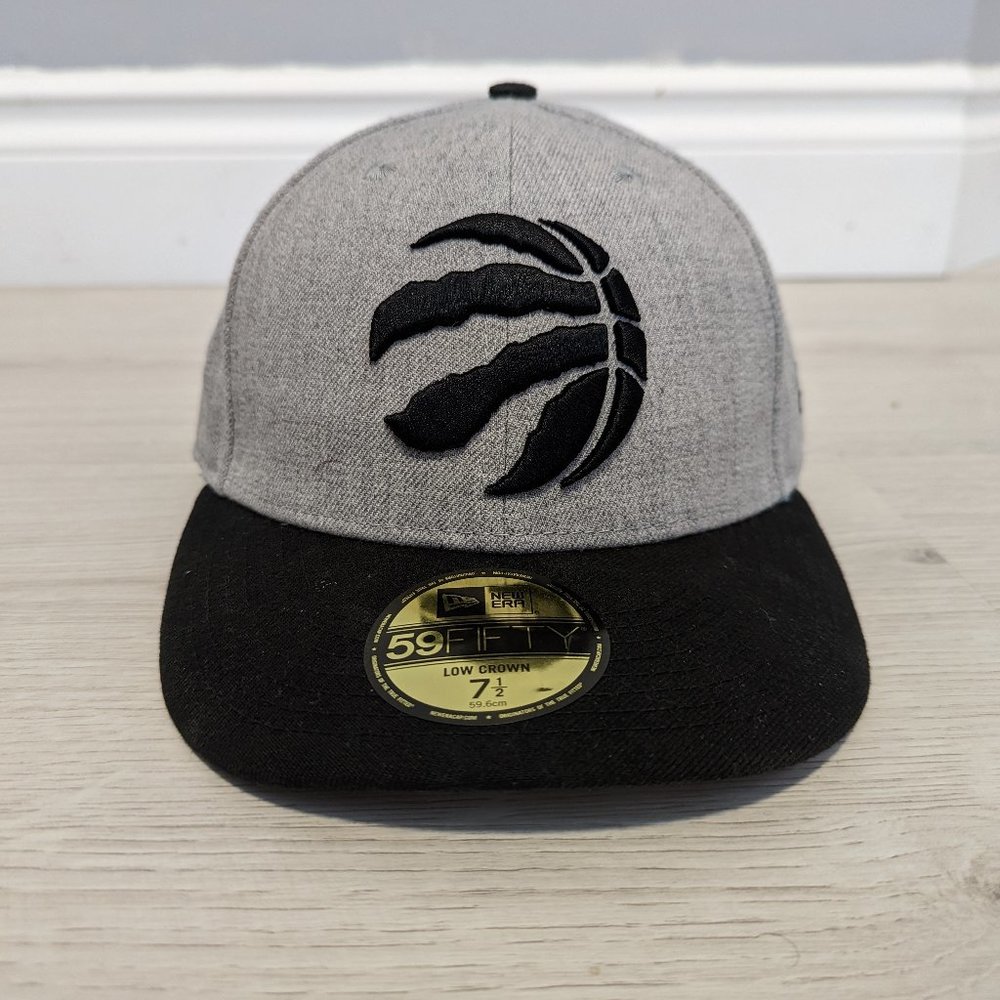 New Era 5950 Low Raptors Fitted Hat (Size 7 1/2)